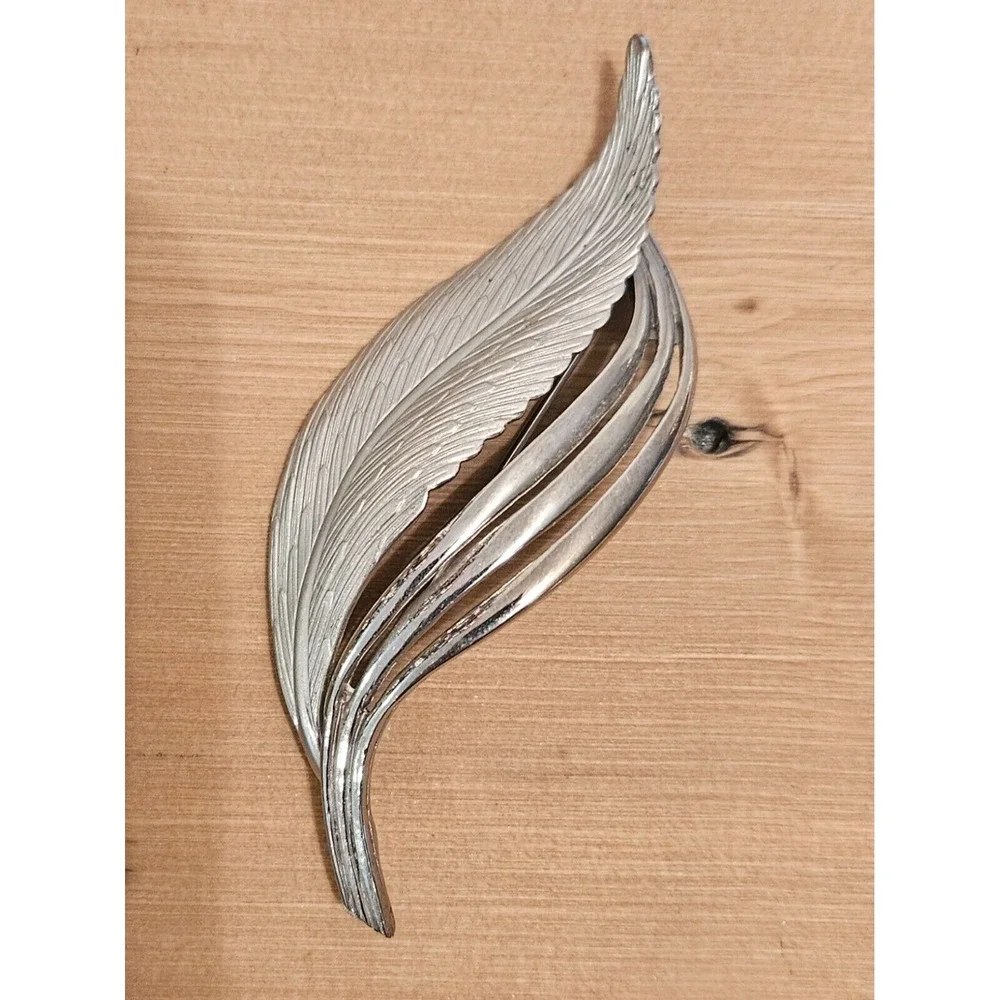 Vintage Silver Tone Large Leaf Textured Brooch Pin Fall‎ Jewelry